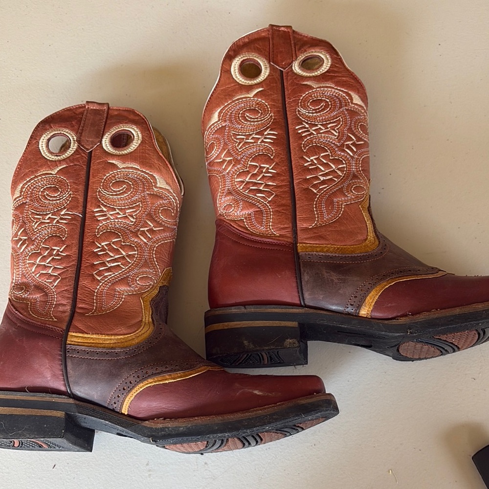 Stylish Brown and Red Men's Boots